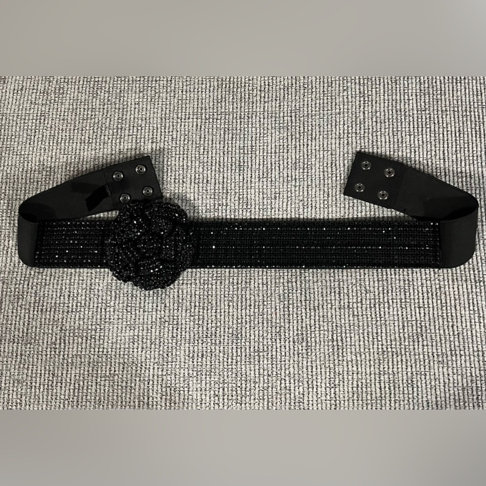 White House / Black Market Rhinestone Belt